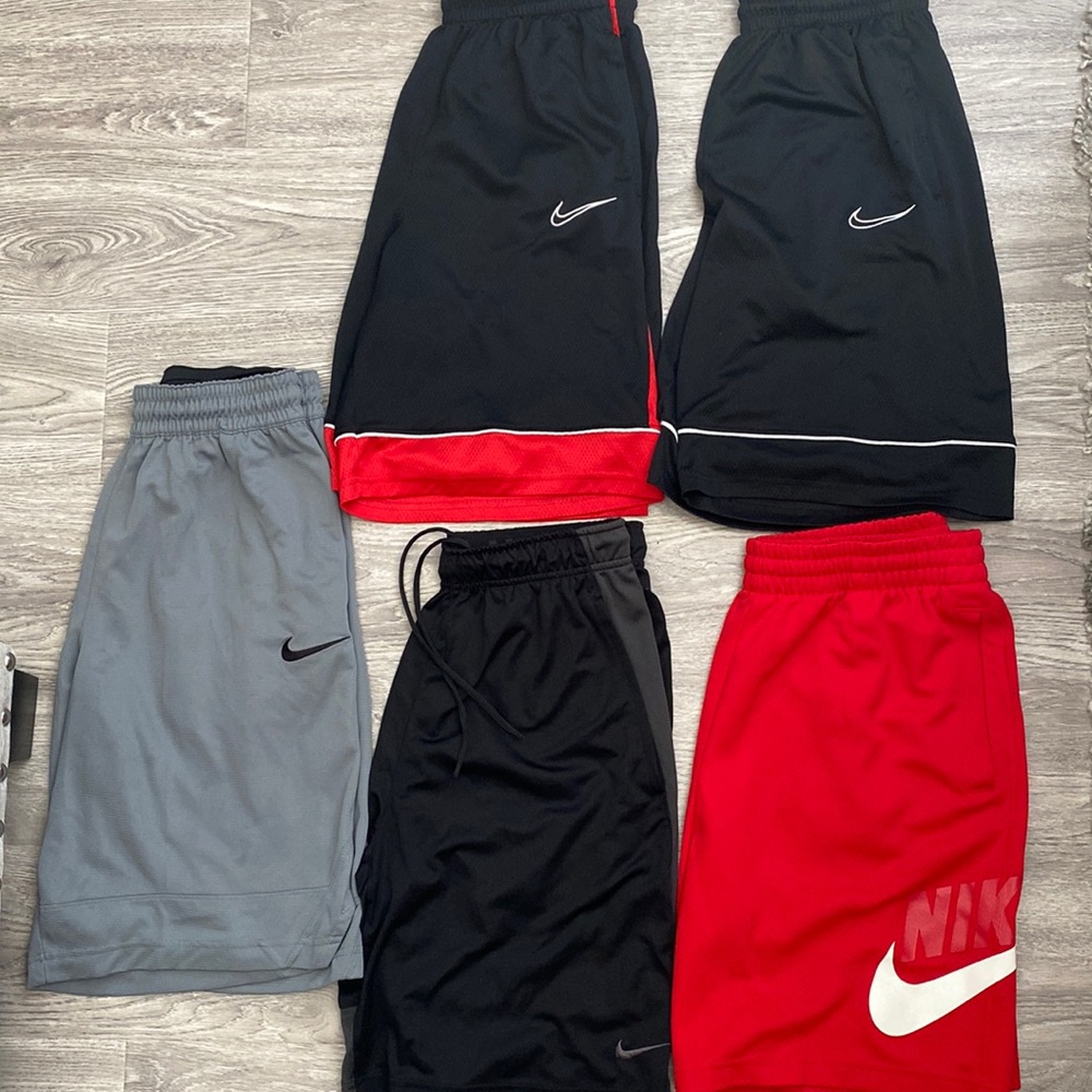 Lot of 5 Mens Nike Basketball dri-fit shorts Medium